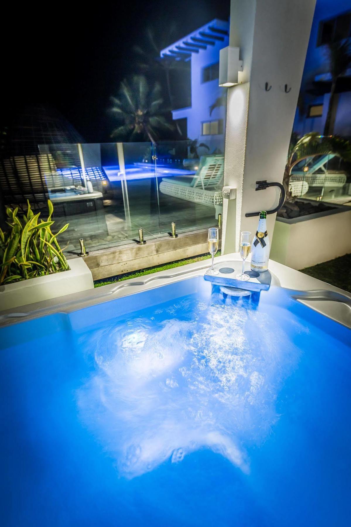 Crystal Blue Lagoon Villas Раротонга Екстер'єр фото